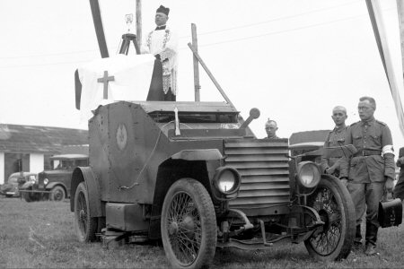 Peugeot podczas święta  5. Batalionu Pancernego w Krakowie